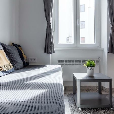 Flexible Selfcheckins 13 & 14 - Le Petit & Le Grand Zagreb - Centre - New - Apartments Repinc Bagian luar foto