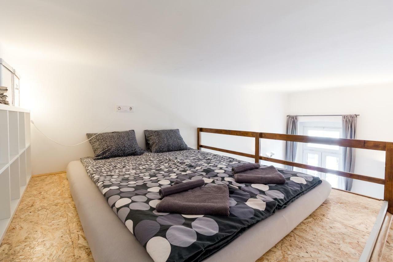 Flexible Selfcheckins 13 & 14 - Le Petit & Le Grand Zagreb - Centre - New - Apartments Repinc Bagian luar foto