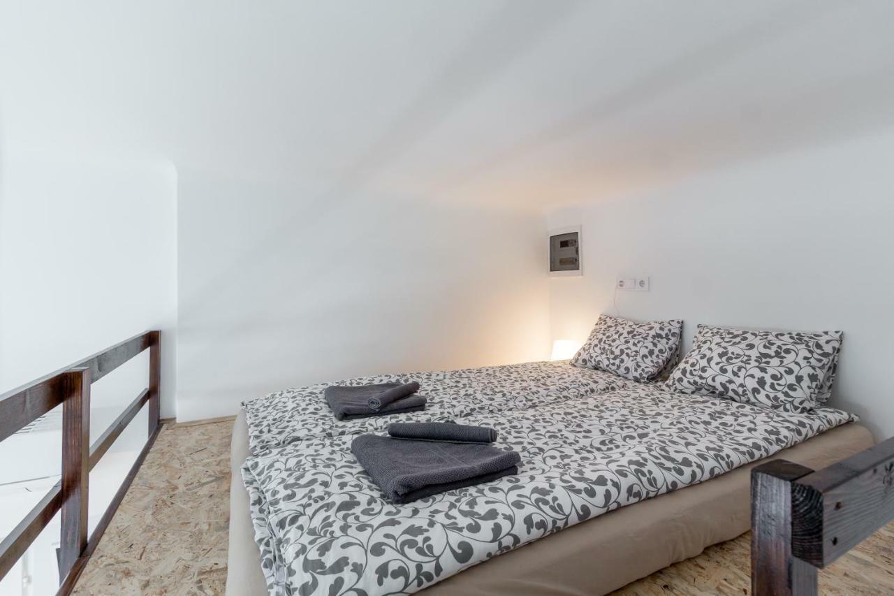 Flexible Selfcheckins 13 & 14 - Le Petit & Le Grand Zagreb - Centre - New - Apartments Repinc Bagian luar foto
