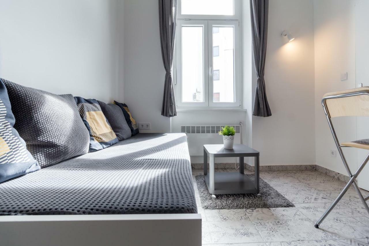 Flexible Selfcheckins 13 & 14 - Le Petit & Le Grand Zagreb - Centre - New - Apartments Repinc Bagian luar foto