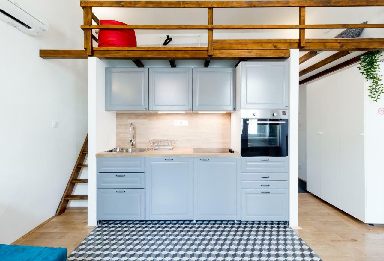 Flexible Selfcheckins 13 & 14 - Le Petit & Le Grand Zagreb - Centre - New - Apartments Repinc Bagian luar foto