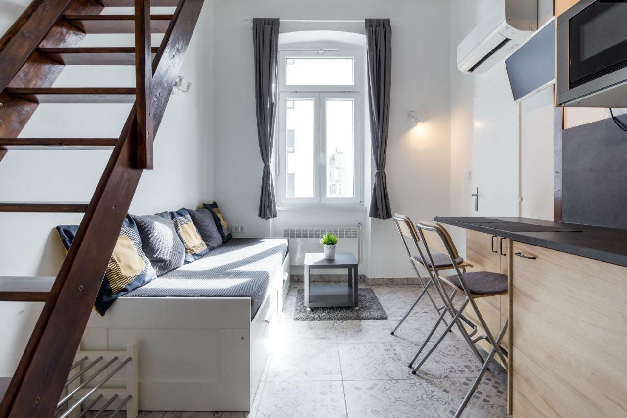 Flexible Selfcheckins 13 & 14 - Le Petit & Le Grand Zagreb - Centre - New - Apartments Repinc Bagian luar foto